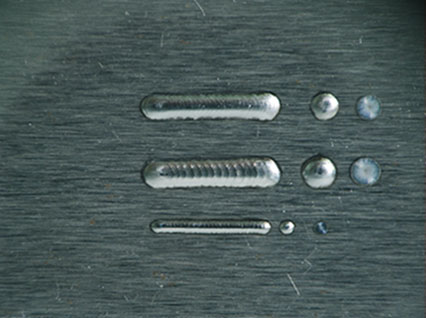<a href='http://www.qdnsyzx.com/product/3.htm' class='text_a'>模具激光焊機(jī)</a>修復(fù)鏡面模具效果